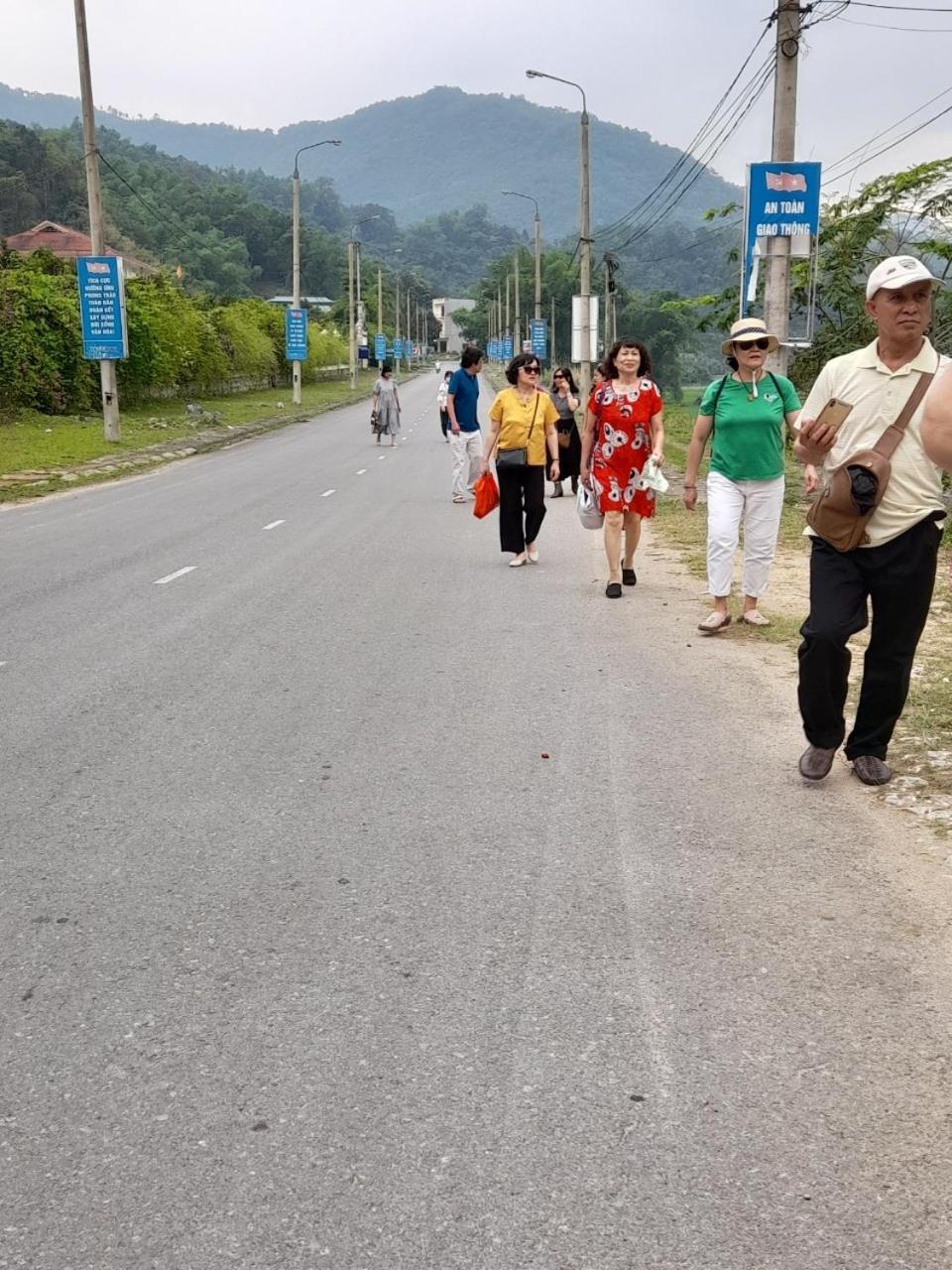 Khach San Vuon Quoc Gia Ba Be Hotel Bac Kan Exterior photo